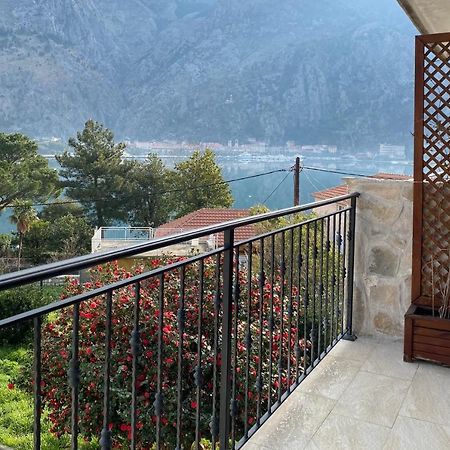 Apartments Darija Kotor Exteriör bild