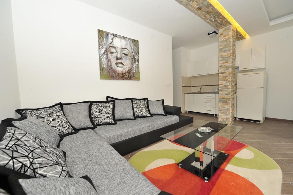 Apartments Darija Kotor Exteriör bild